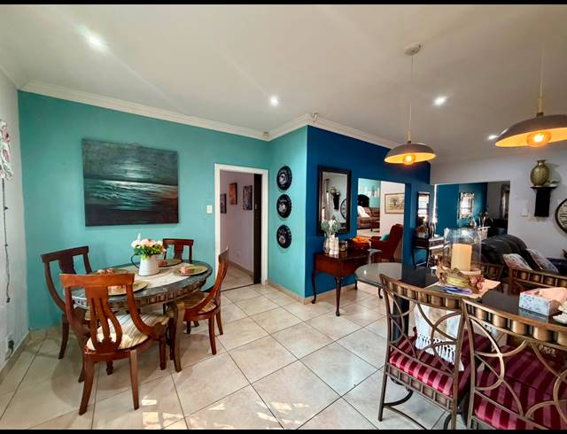 5 BEDROOM FREEHOLD FOR SALE IN MEER EN SEE